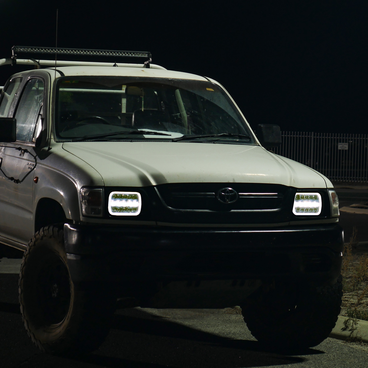 low beam hilux ln
